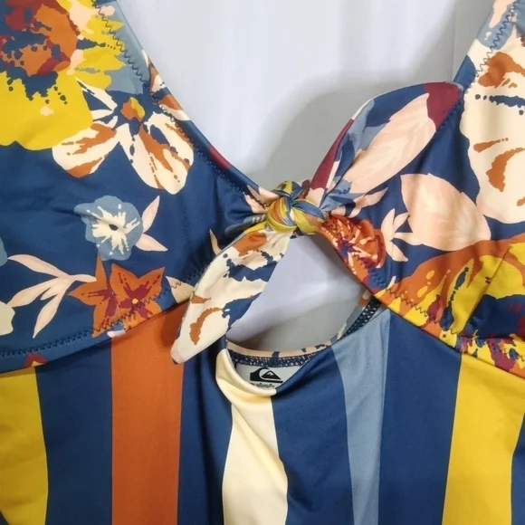 🦋 Quiksilver Tie Front One Piece Swimsuit Dark Denim Large NWT - Picture 3 of 13